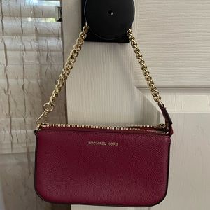 Michael Kora Pouchette